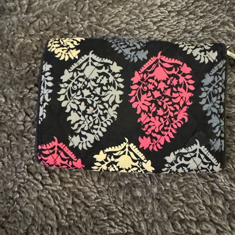 VERA BRADLEY Northern Lights Your Turn Smartphone Wristlet - Picture 11 of 12